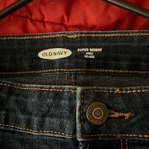Old Navy blue denim super Skinny stretch Ankle Mid Ruse jeans.